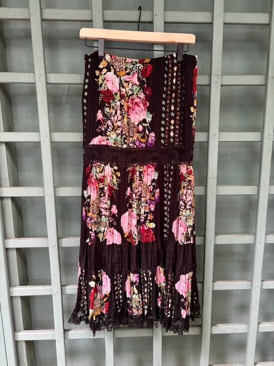 Paradise Dresses & Skirts - Boho Floral Lace-Trim Tiered Midi Skirt- Sz M- Whimsygoth 90s Vintage